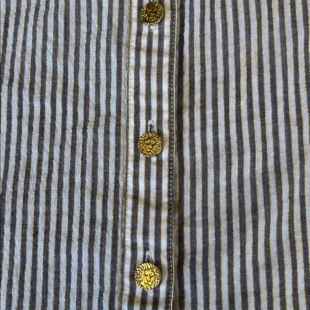 Anne Klein White and Blue Striped Button-Up

From Pet /smoked free home - Picture 3 of 7